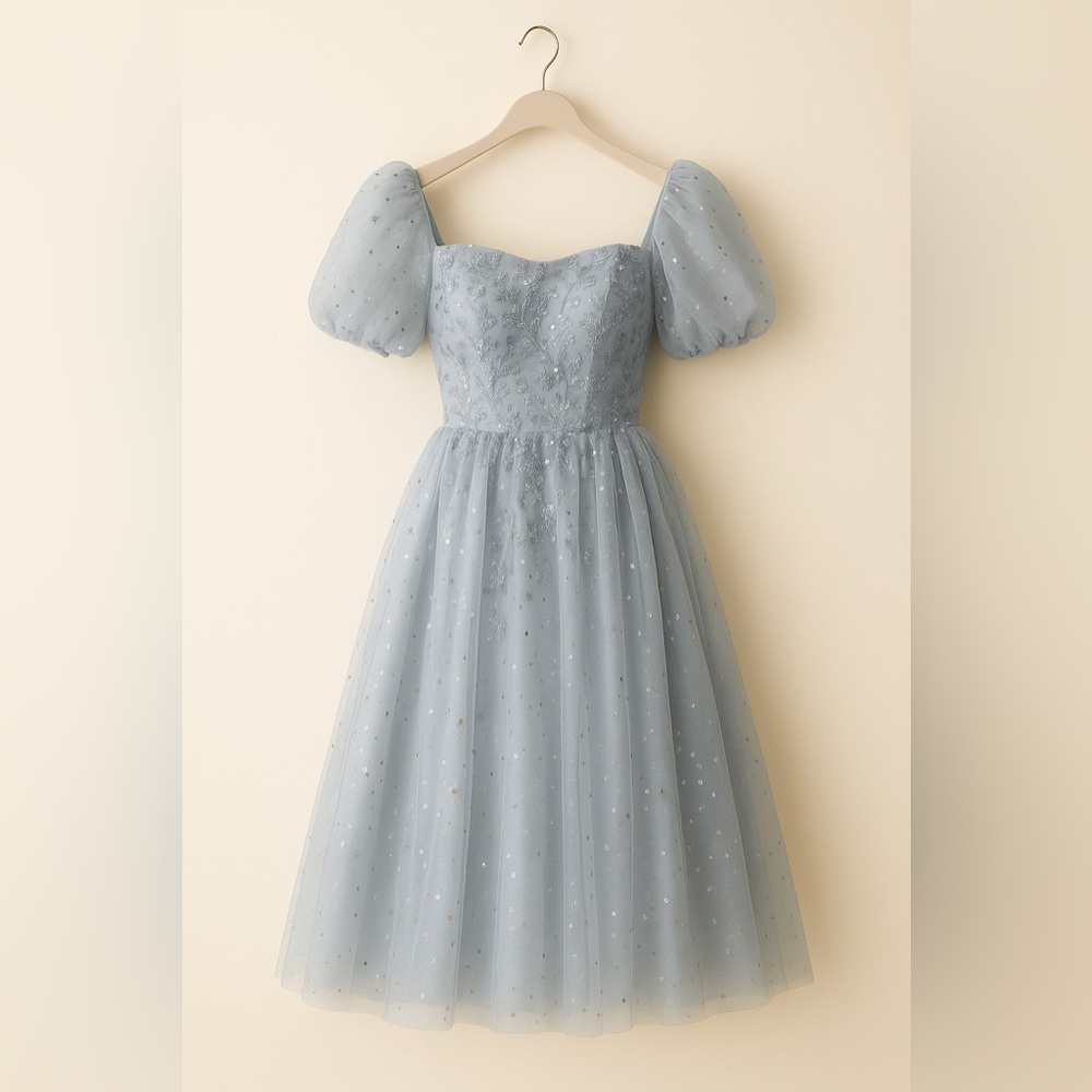 Luxury Bluish-Grey Tulle Gown with Puff Sleeves